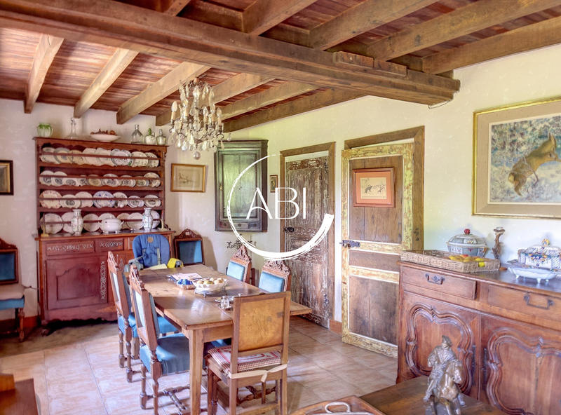 Maison ancienne - 172 m² - 6 pièces