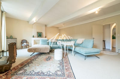 Maison - 288 m² - 8 pièces