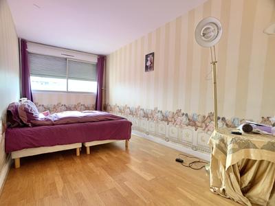 Appartement - 94 m² - 4 pièces