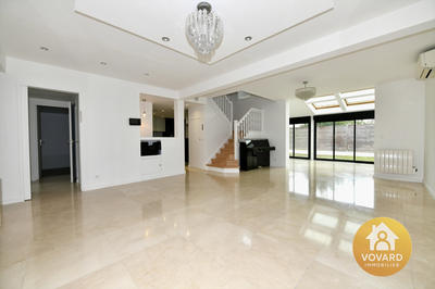Maison - 172 m² - 8 pièces
