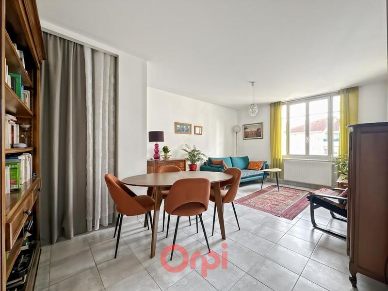 Appartement - 70 m² - 3 pièces