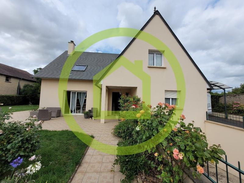 Maison - 180 m² - 8 pièces