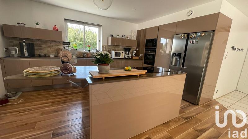 Maison - 226 m² - 8 pièces