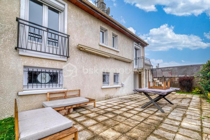 Maison - 94 m² - 5 pièces