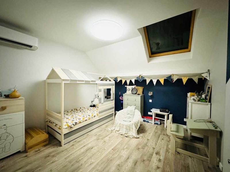 Maison - 215 m² - 6 pièces