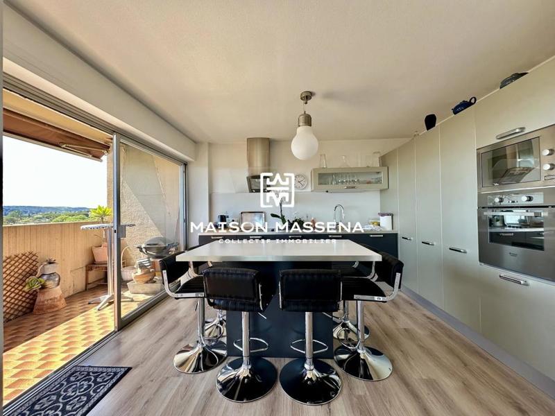 Appartement - 97 m² - 5 pièces