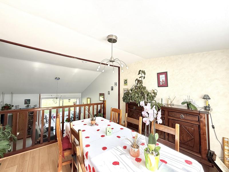 Maison - 99 m² - 5 pièces