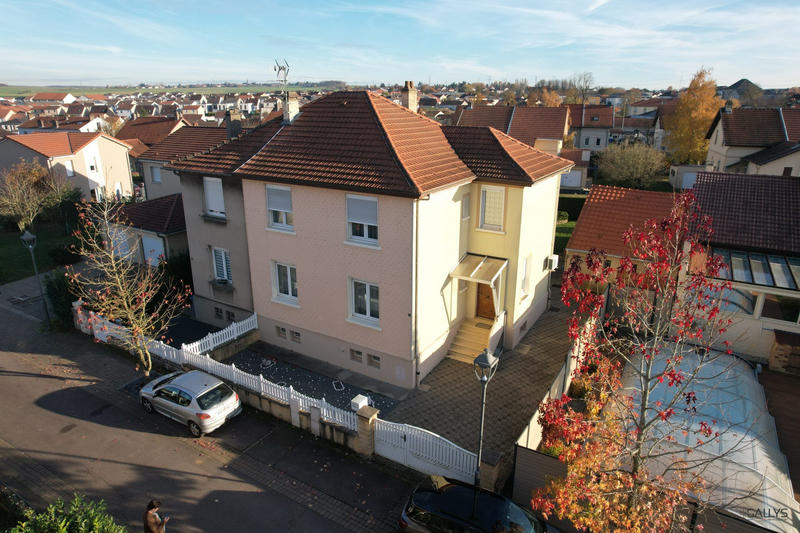 Maison - 100 m² - 4 pièces