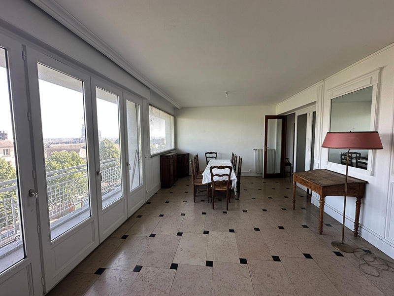 Appartement - 125 m² - 5 pièces