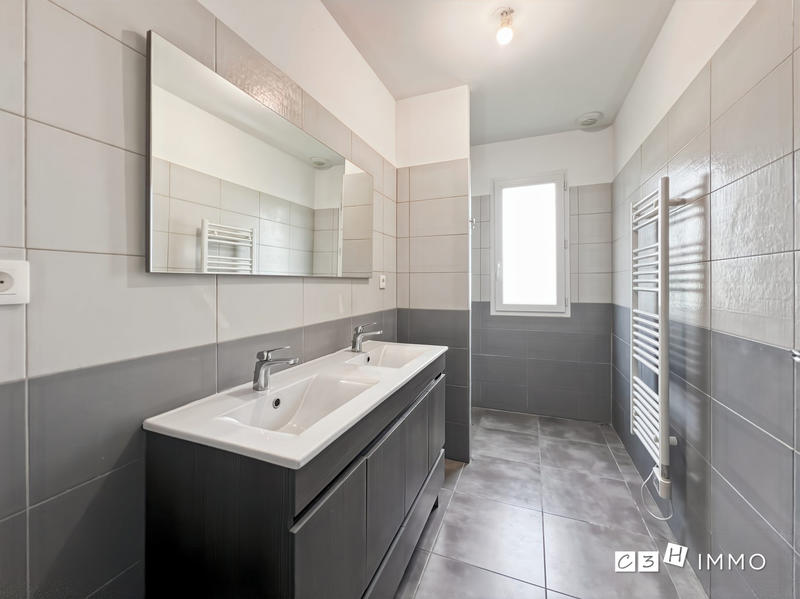 Maison contemporaine - 93 m² - 5 pièces