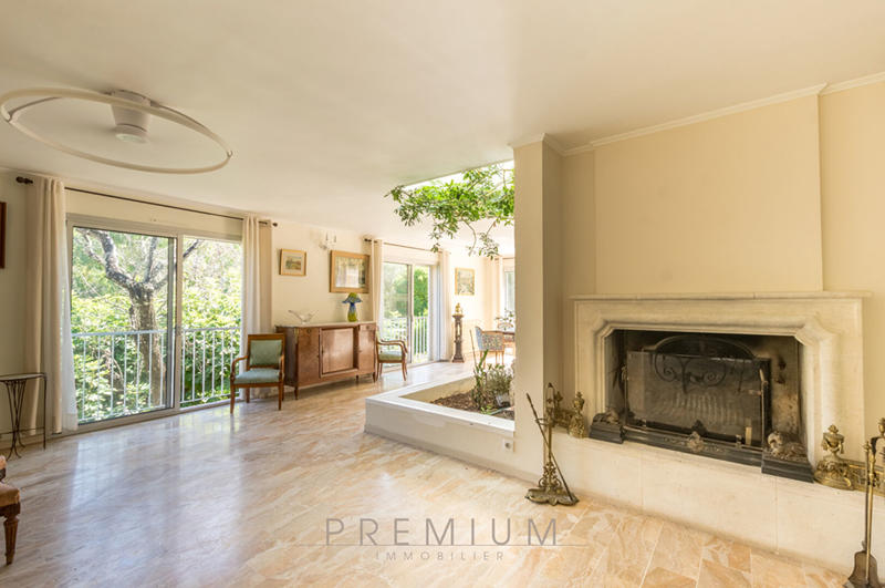 Maison bourgeoise - 318 m² - 11 pièces