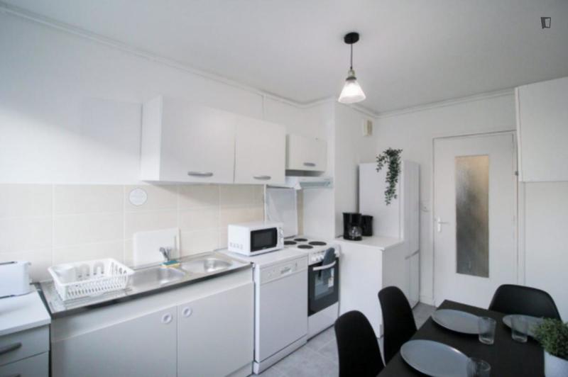 Chambre - 10 m² - 4 pièces