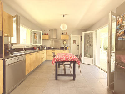 Maison - 200 m² - 5 pièces