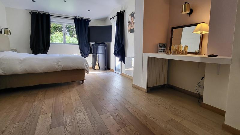 Maison contemporaine - 290 m² - 8 pièces