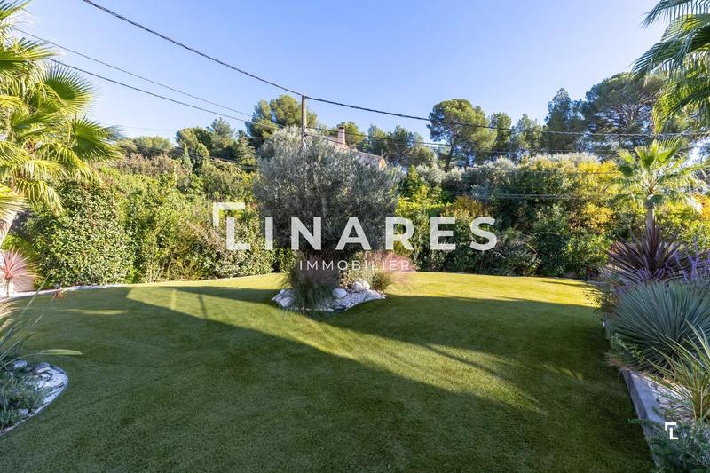 Villa - 242 m² - 5 pièces