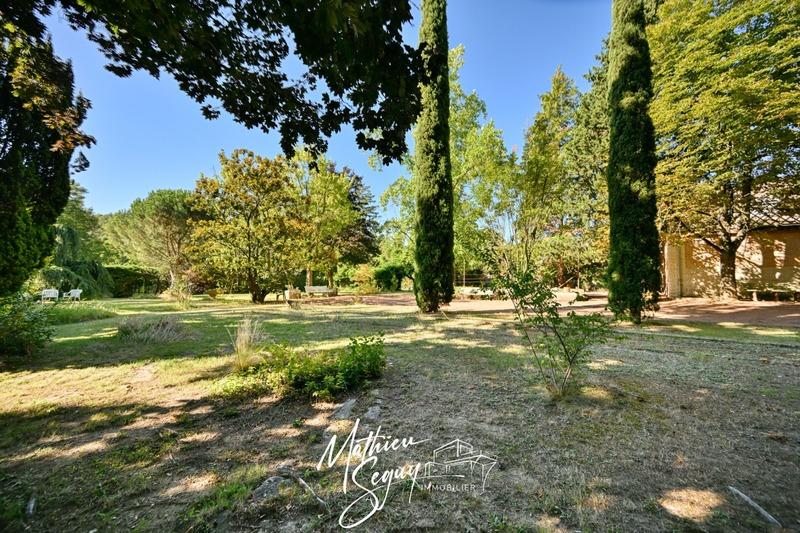 Maison - 200 m² - 8 pièces