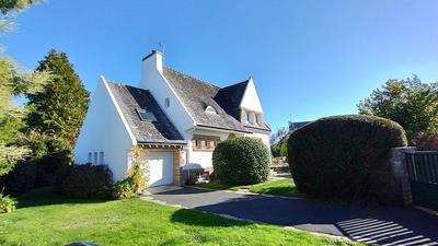 Maison - 186 m² - 8 pièces