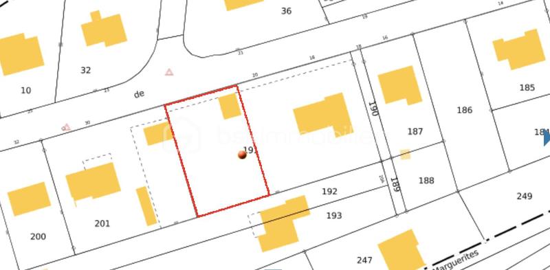 Terrain constructible - 1 000 m²
