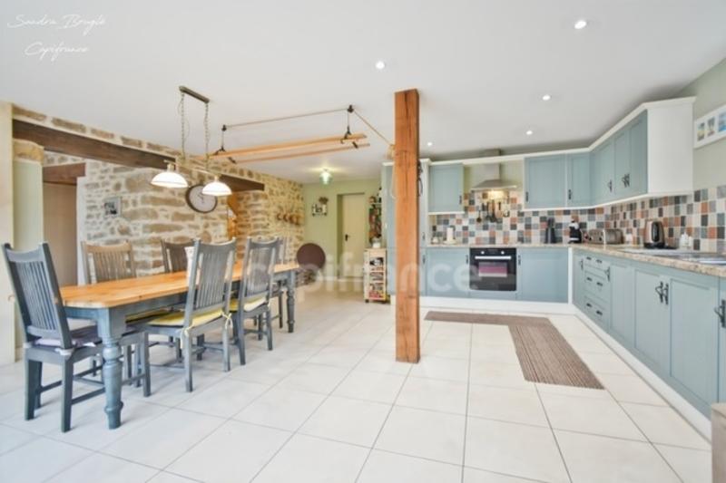 Maison - 228 m² - 8 pièces