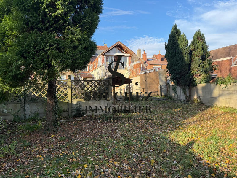 Maison - 250 m² - 8 pièces