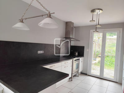 Maison - 93 m² - 5 pièces