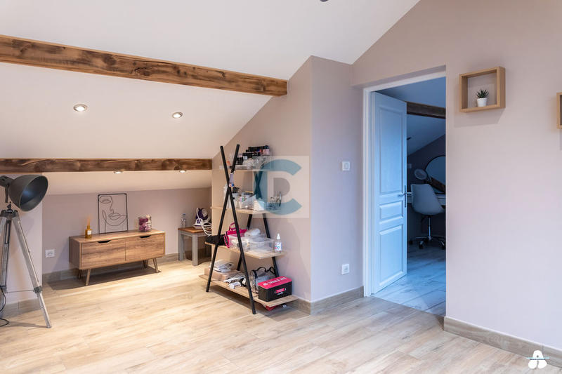 Maison - 144 m² - 8 pièces