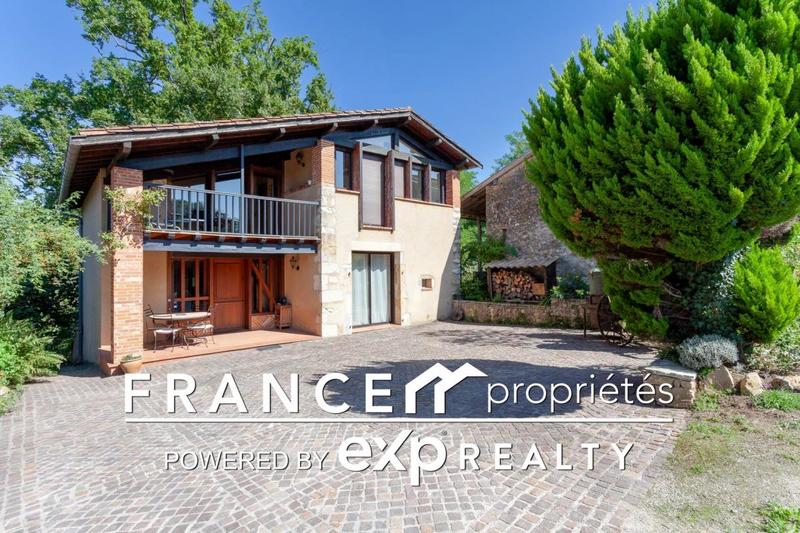 Maison - 223 m² - 7 pièces