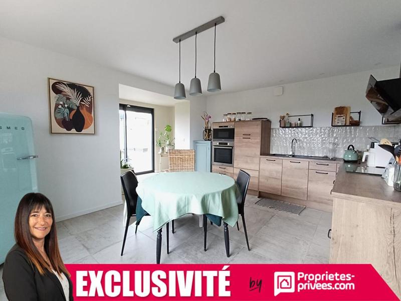 Maison - 221 m² - 7 pièces