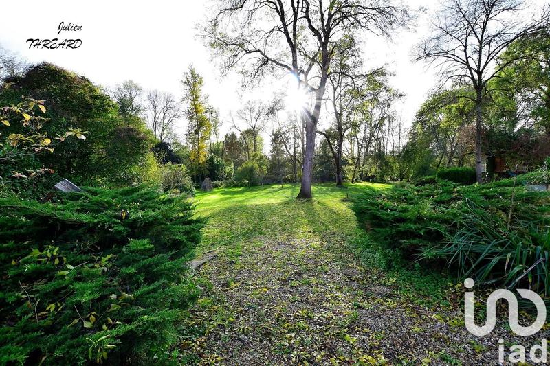 Maison - 240 m² - 8 pièces