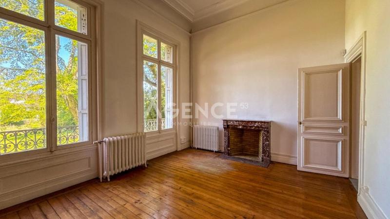 Château - 550 m² - 17 pièces