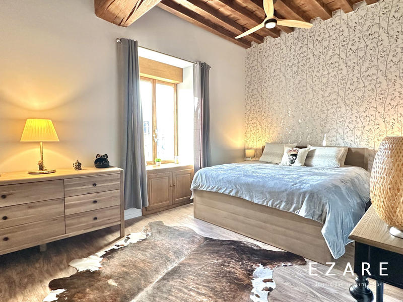 Maison - 379 m² - 13 pièces