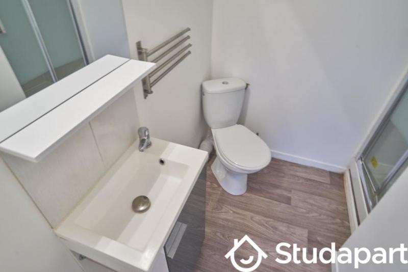 Chambre - 9 m² - 1 pièce