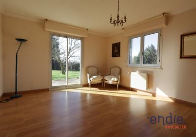 Maison - 232 m² - 8 pièces