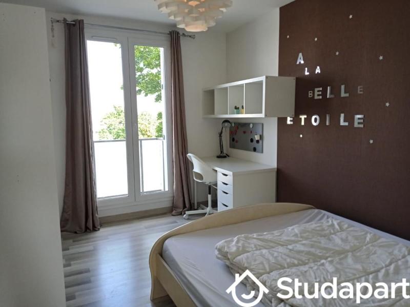 Chambre - 11 m² - 1 pièce