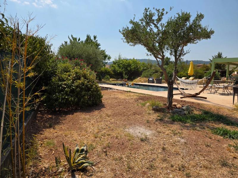 Villa - 100 m² - 5 pièces