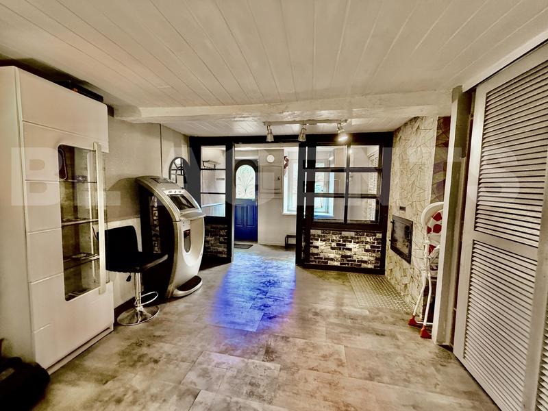 Maison - 225 m² - 8 pièces