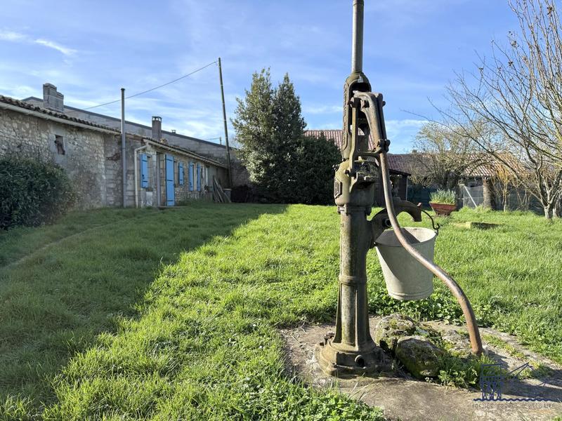 Maison ancienne - 225 m² - 8 pièces