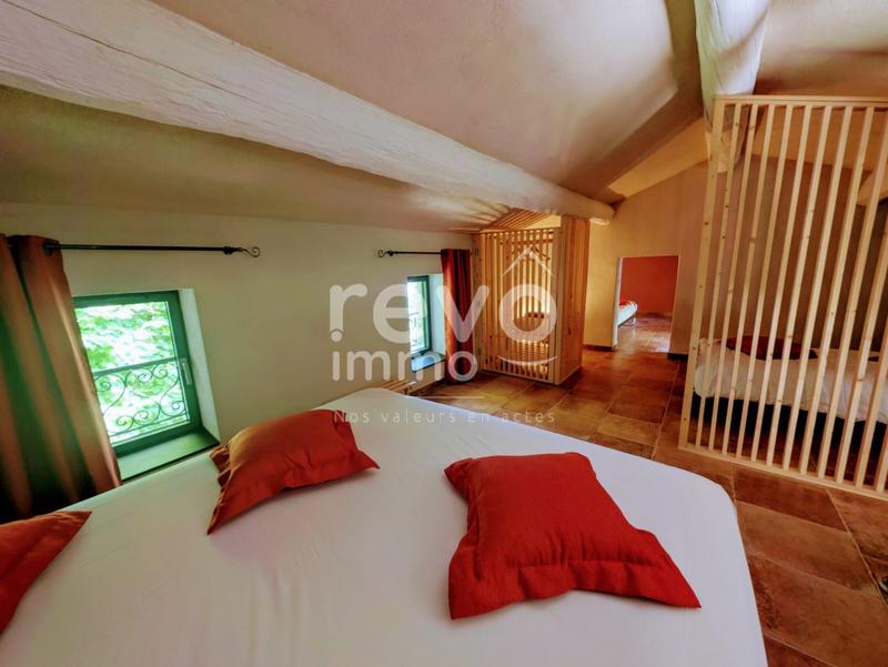 Maison - 255 m² - 7 pièces