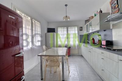 Maison - 151 m² - 7 pièces