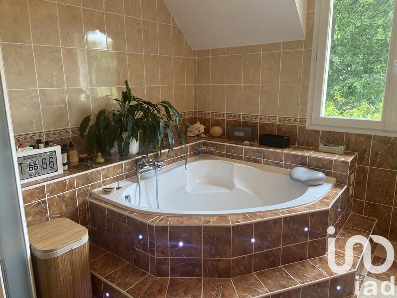 Maison - 480 m² - 12 pièces