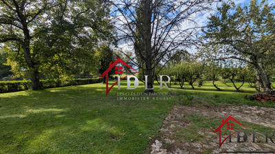 Maison - 270 m² - 9 pièces