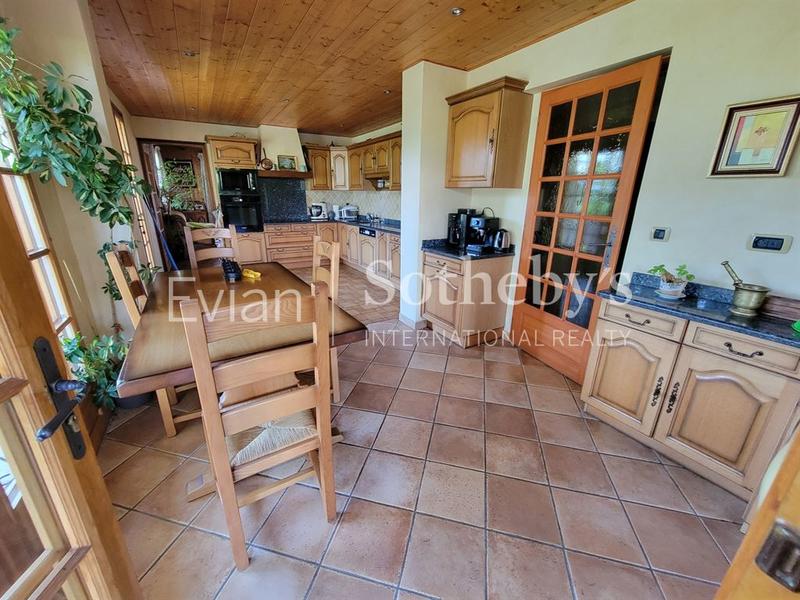 Maison - 256 m² - 10 pièces