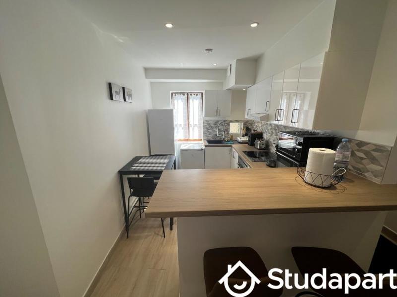 Chambre - 9 m² - 1 pièce