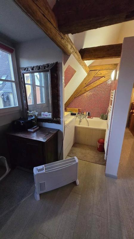 Maison - 243 m² - 11 pièces