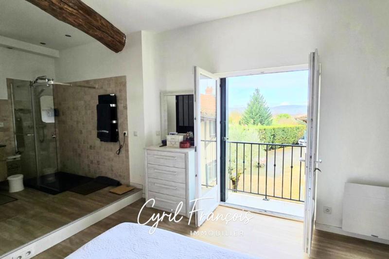 Maison - 210 m² - 8 pièces