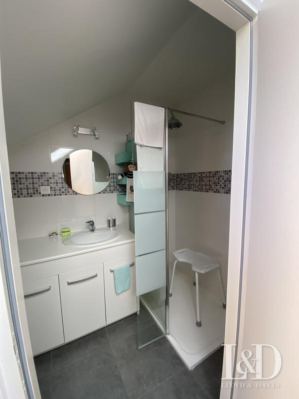 Maison traditionnelle - 160 m² - 8 pièces