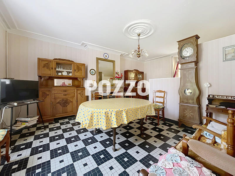 Maison - 180 m² - 8 pièces