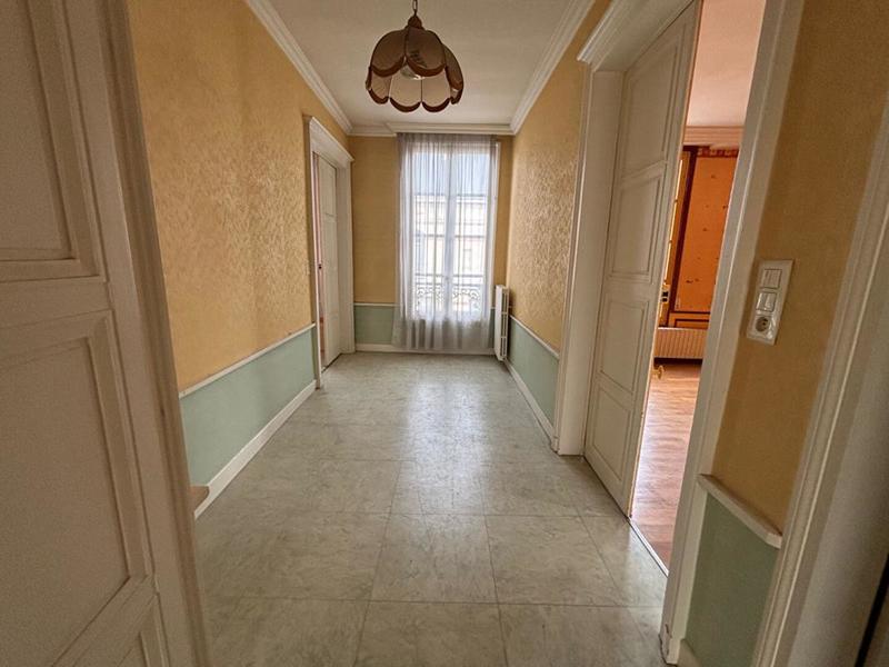 Appartement - 125 m² - 6 pièces