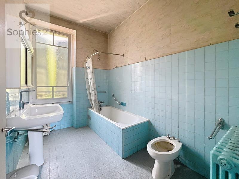 Maison - 226 m² - 9 pièces