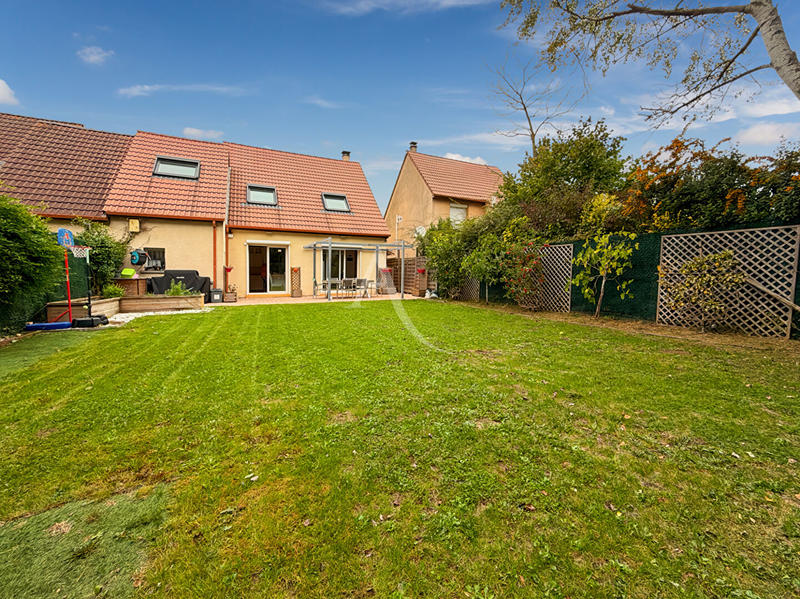 Maison - 96 m² - 6 pièces